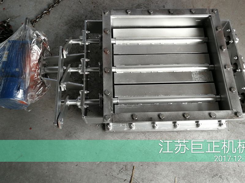 方形擋板門(mén)（寬5m）完美下線(xiàn)，入庫(kù)前一覽