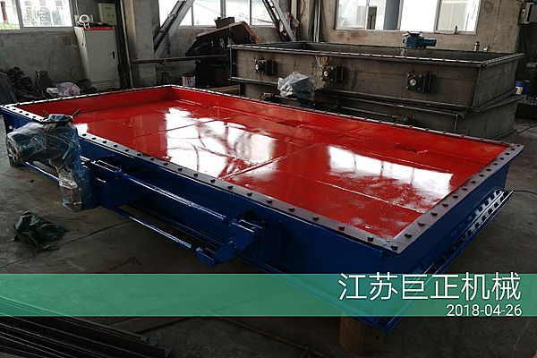 擋板門出庫(kù)發(fā)貨，打包完工出發(fā)了